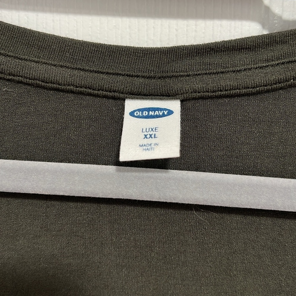 Old Navy Luxe V-Neck Tee - Picture 4 of 6
